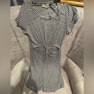 Everly women’s striped stretch dress w small cutouts. M. Navy/white striped.